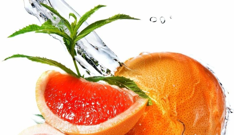 Фрукты в воде