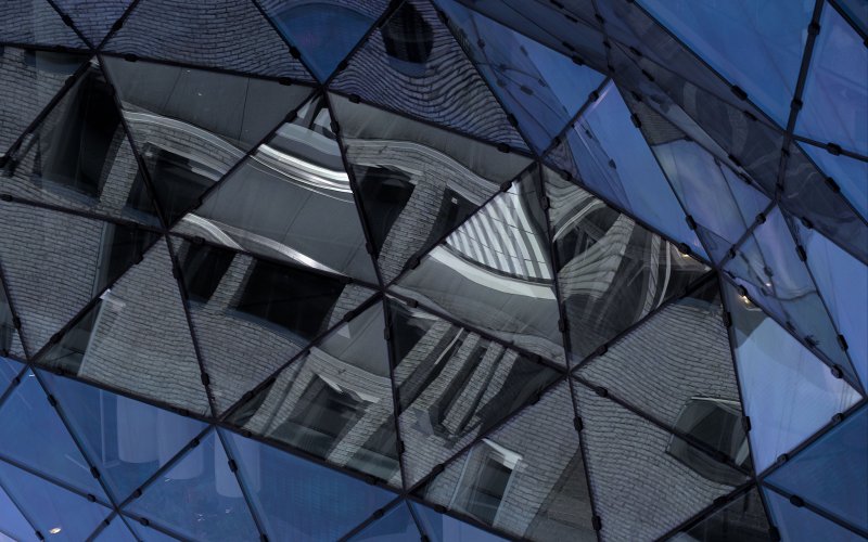 Отражение стекла