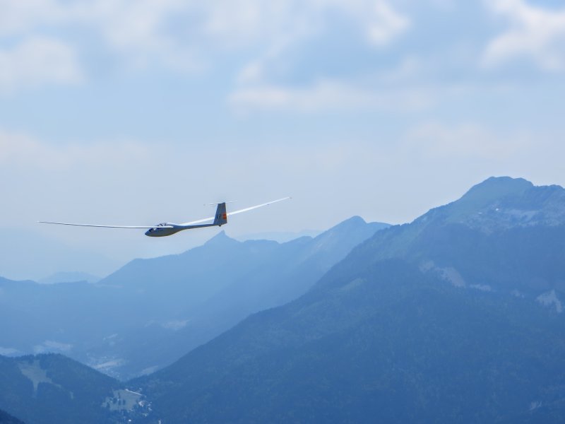 Планер в горах