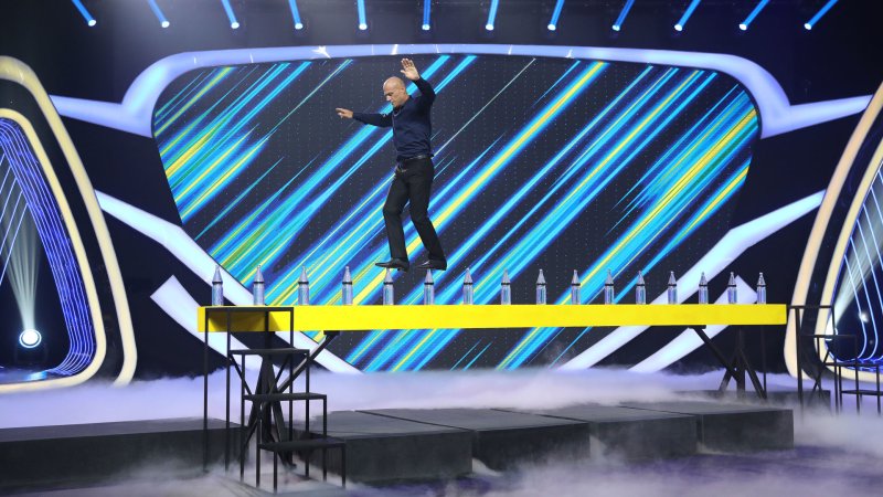 Удивительные люди ведущий