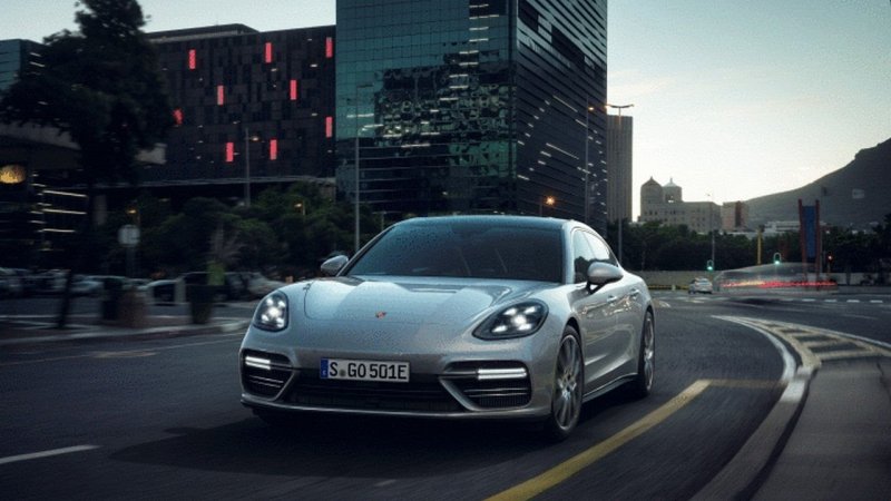 Porsche Panamera Turbo s