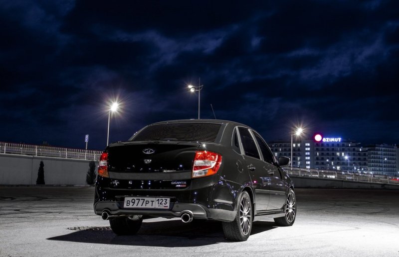 Лада Гранта спорт черная