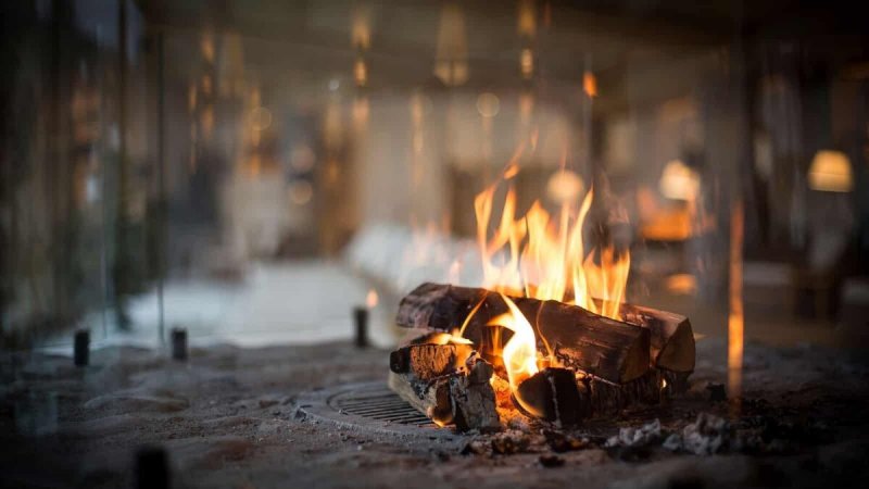 Заставка на рабочий стол камин