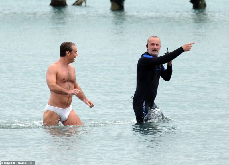 Джуд Лоу новый папа