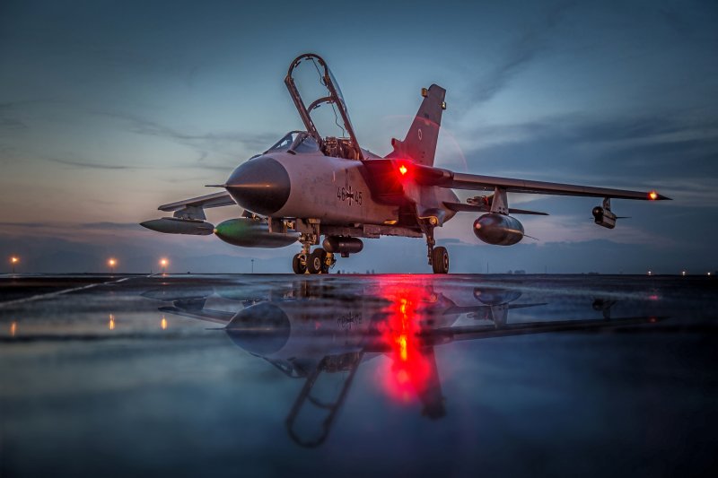 Самолет военный