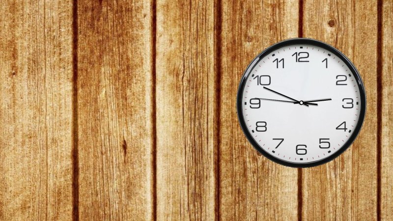 Стрелочные часы на экран