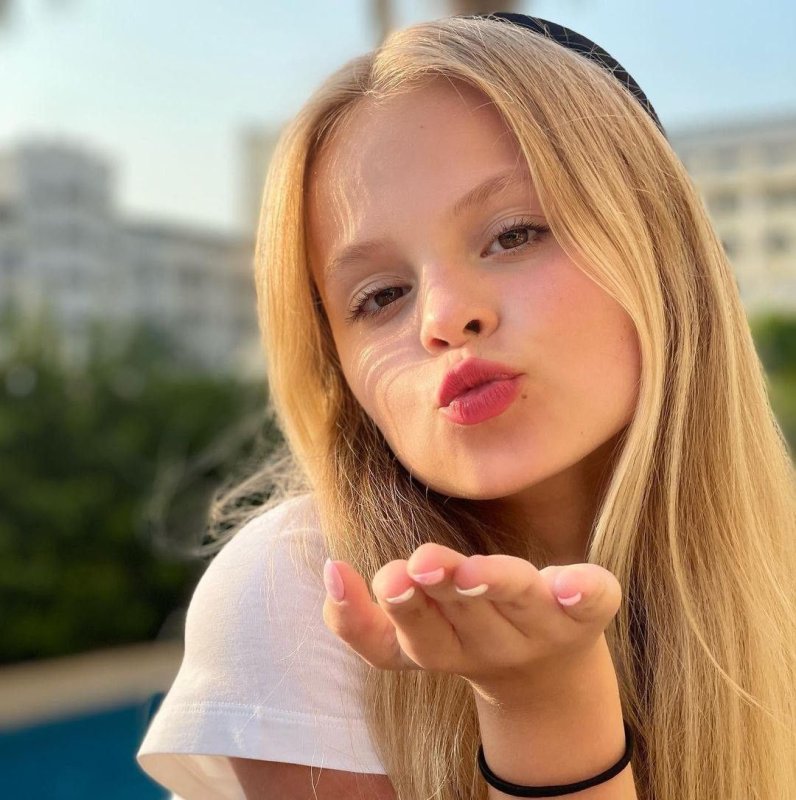 Милана Стар