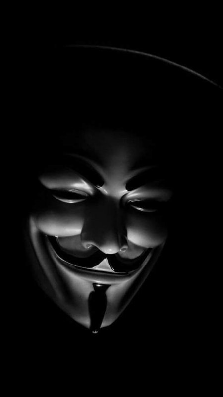 Маска Анонимуса на темном фоне