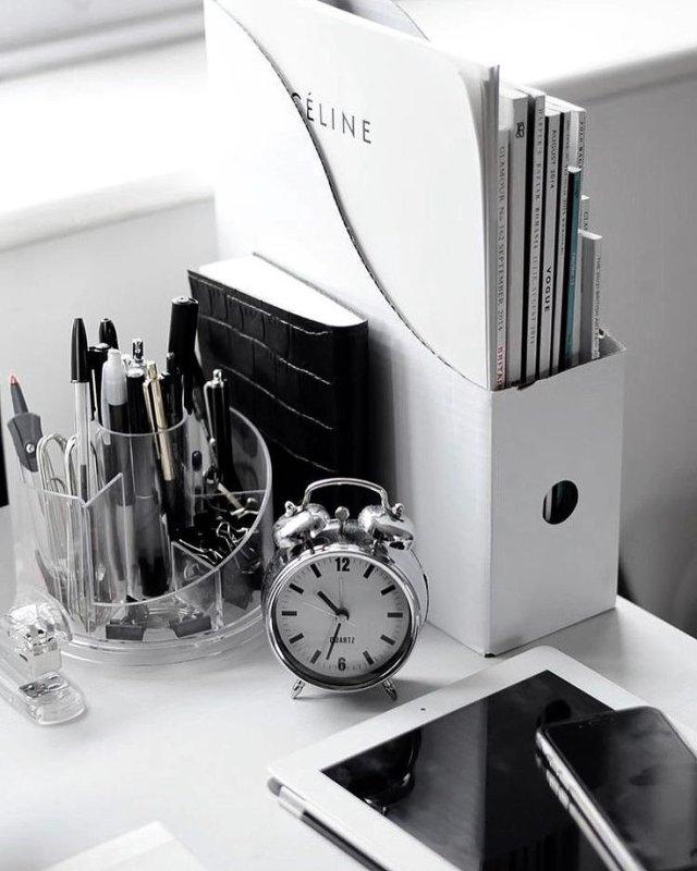 Стильные офисные принадлежности