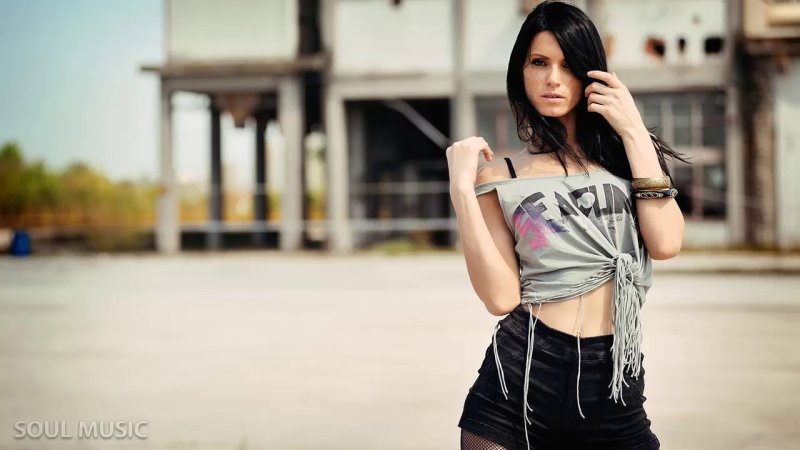 Джованни Zacche в платье