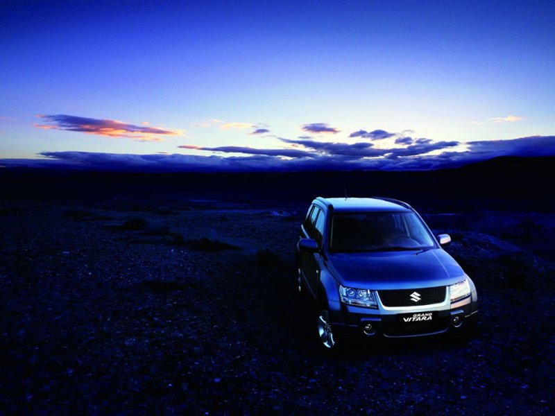 Сузуки Гранд Витара ночью