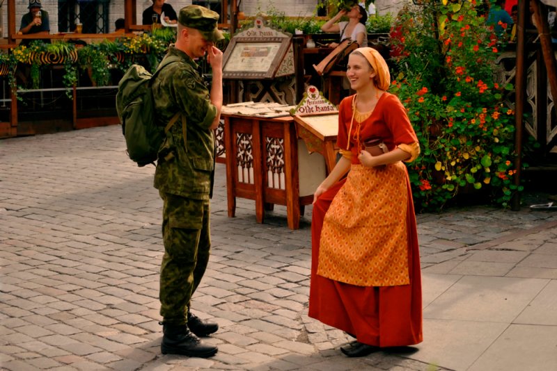 Шёл солдат...