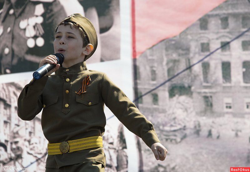 Солдат по городу