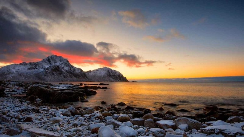 Пейзаж закат на море