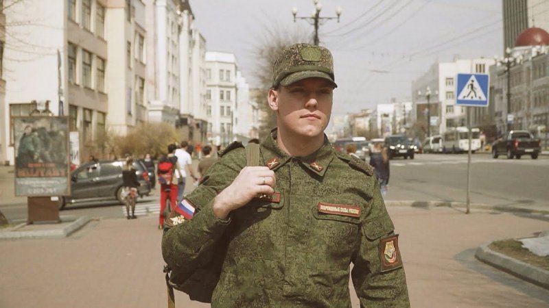 Солдат гуляет