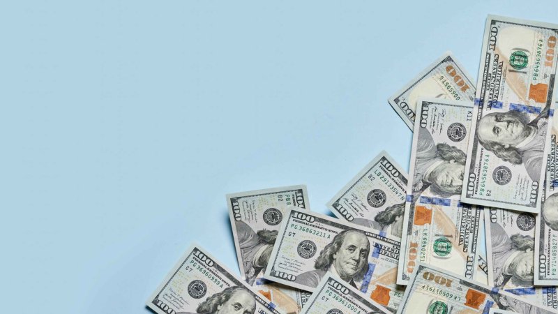 Заставка на рабочий стол деньги