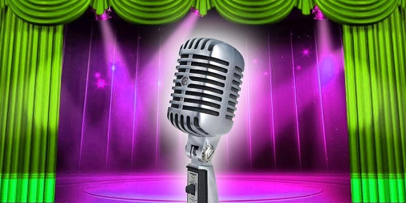 Радиотеатр у микрофона