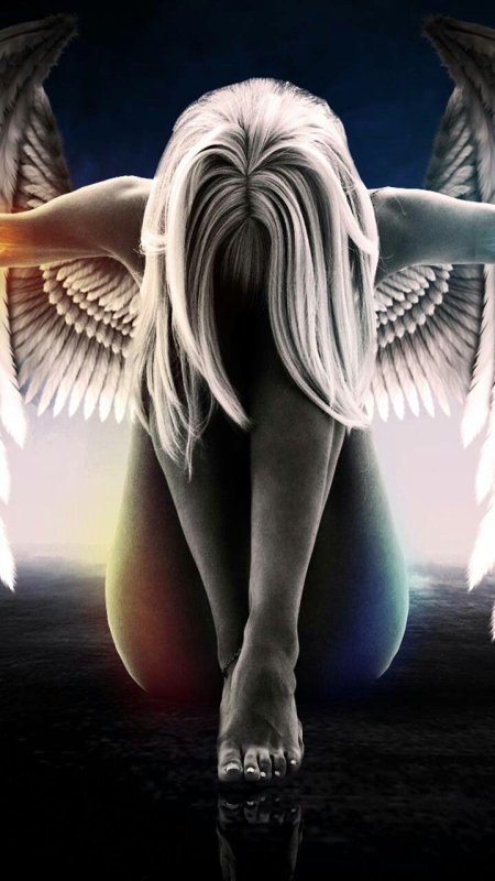 Ангел с крыльями