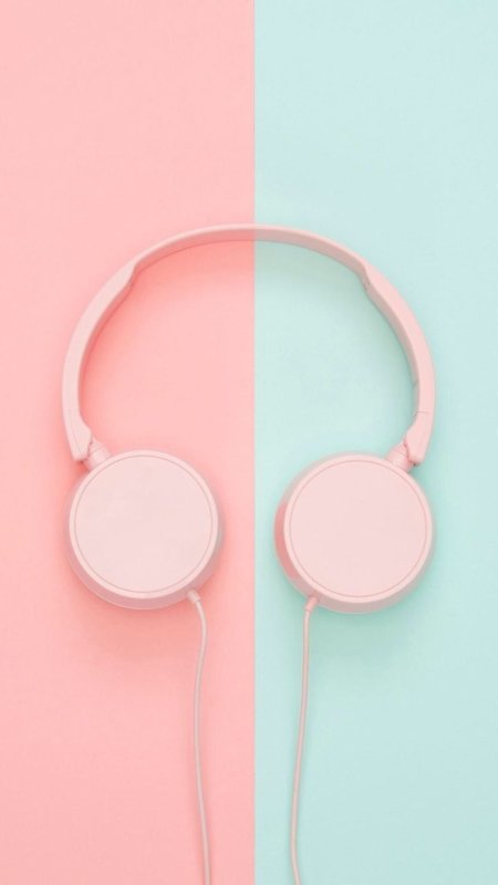 Розовые наушники