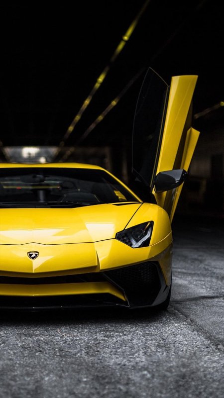 Ламборгини авентадор желтая