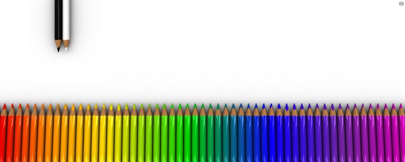 Цветные карандаши на белом фоне