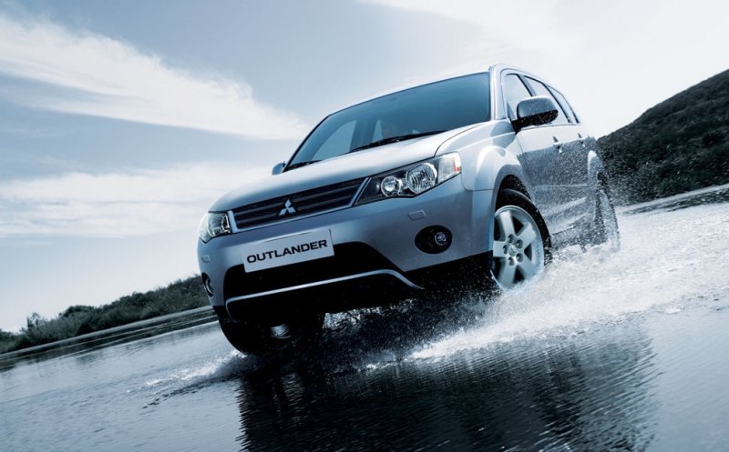 Митсубиси Аутлендер 4