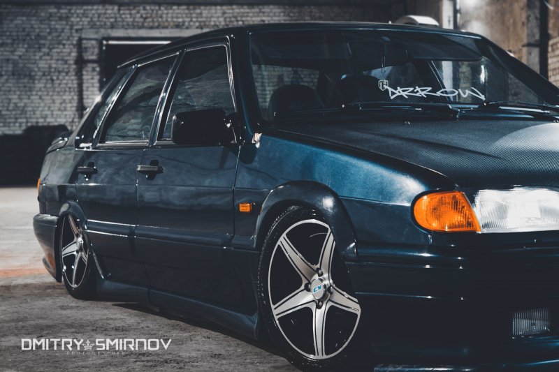 ВАЗ 2115 черная на стиле