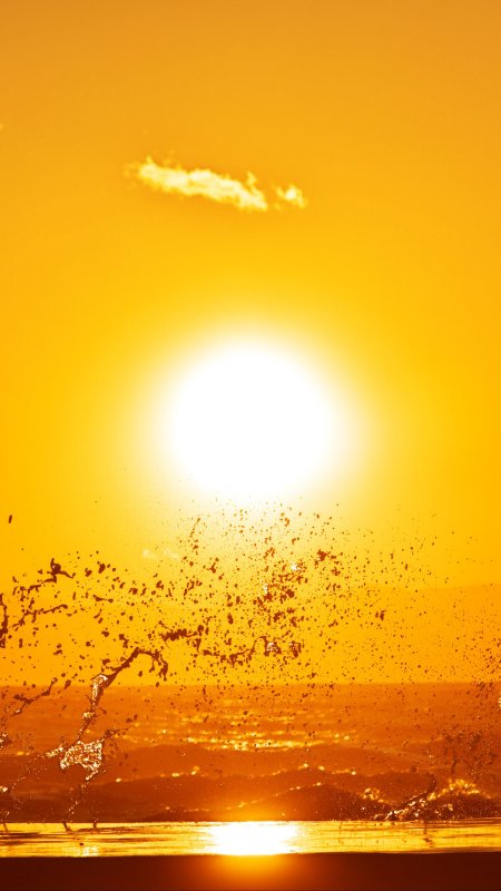 Яркое солнце