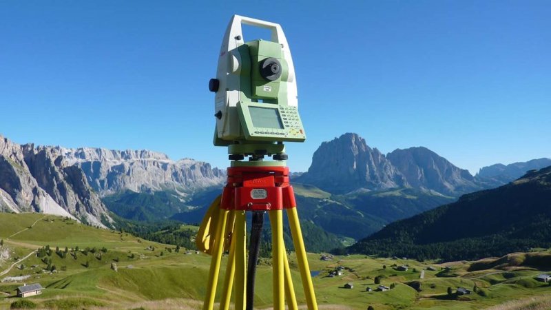 Тахеометр Leica ts16