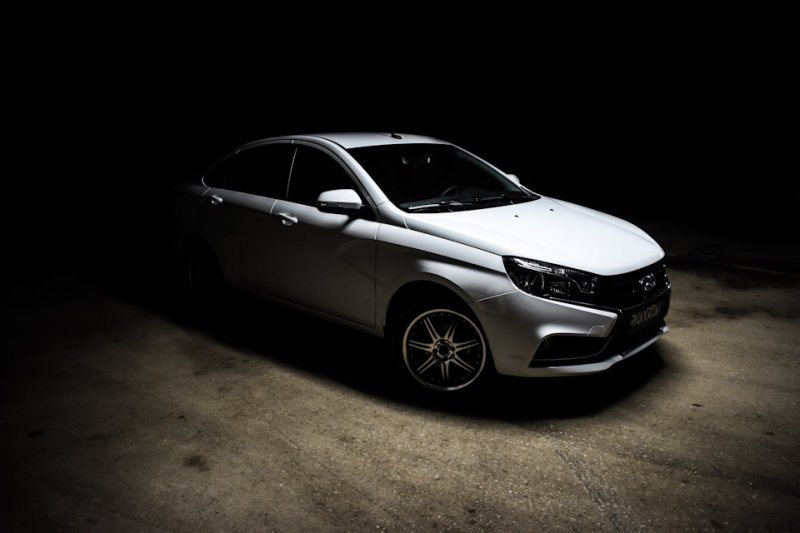 Лада Веста седан белая