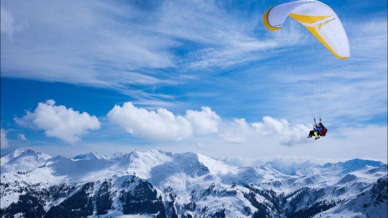 Параплан в горах