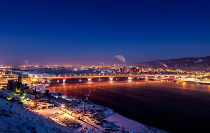 Енисей в Красноярске ночью