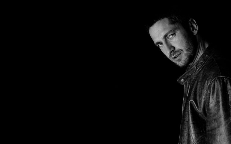 Джерард Батлер чб