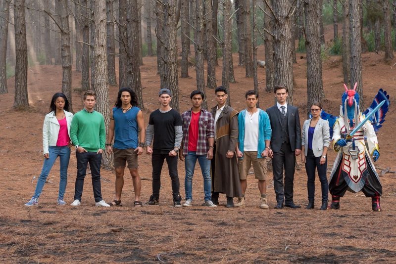 Могучие рейнджеры Дино заряд 2015