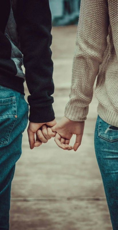 Руки парочек