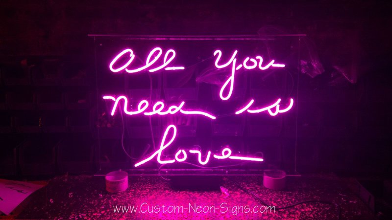 Неоновые надписи