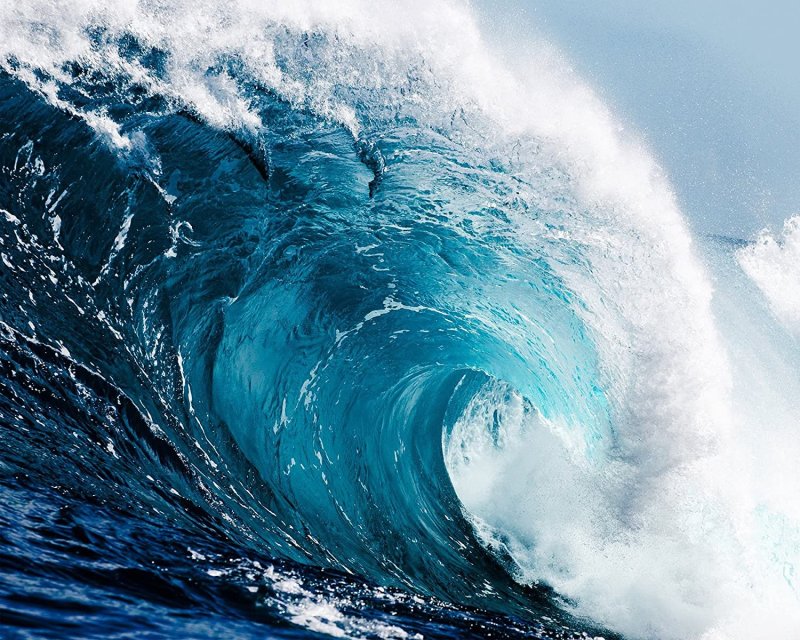 Большие волны на море