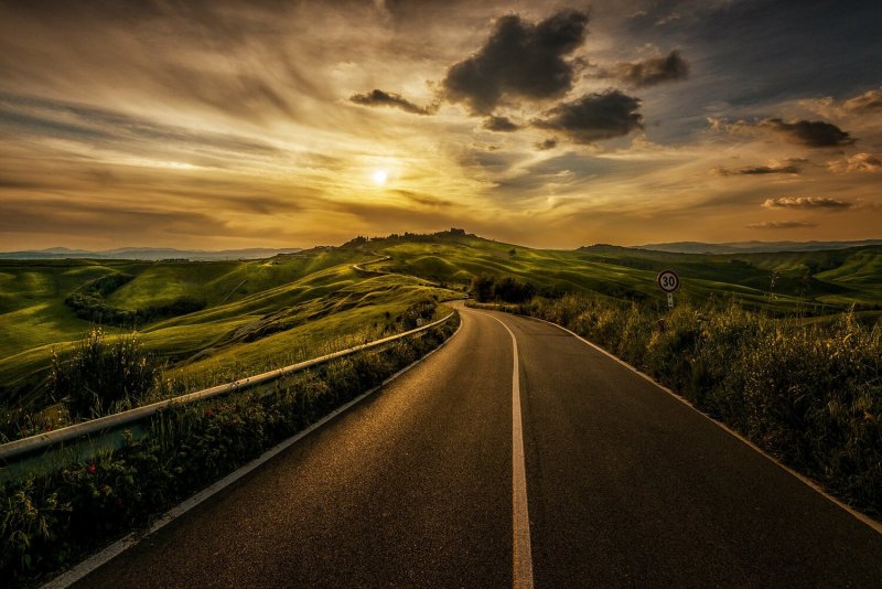 Красивый пейзаж дорога