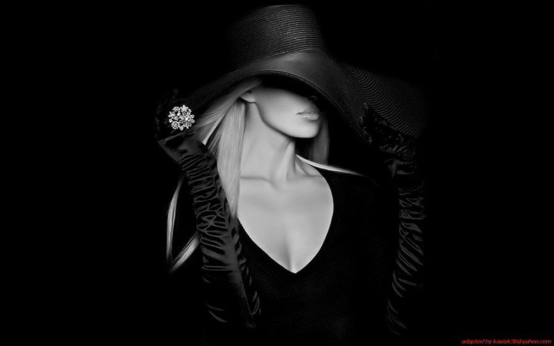 Девушка в шляпе черно белое