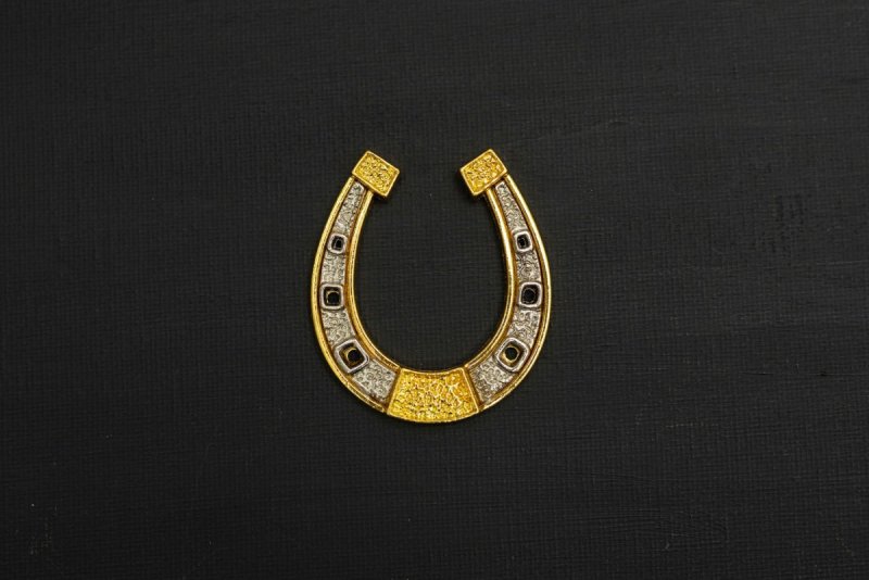 Подкова на двери