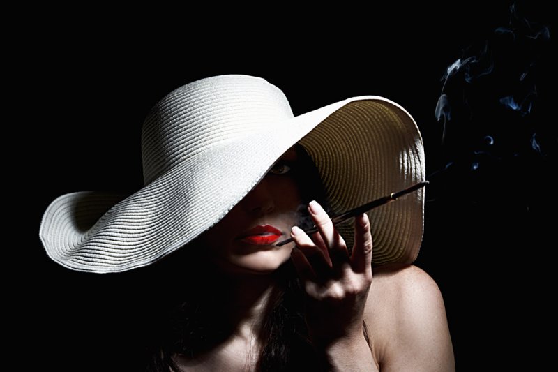 Красивые девушки в шляпках