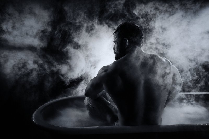 Мужчина в душе