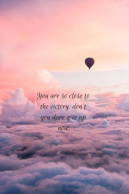 Розовое небо с облаками