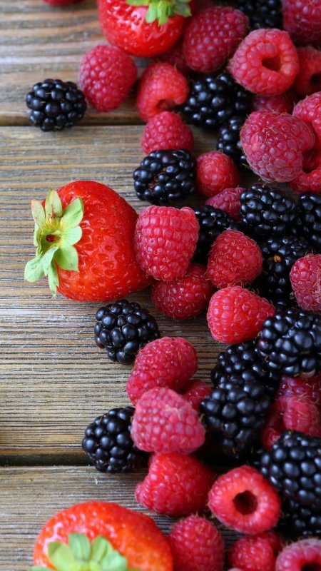 Малина земляника ежевика