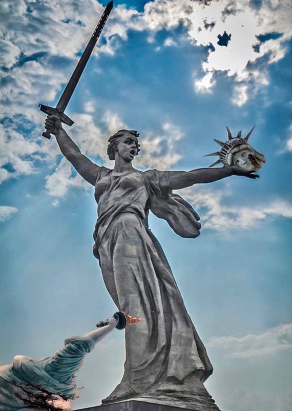 Монумент Родина мать в Волгограде