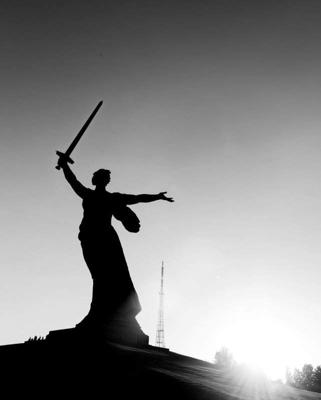 Скульптура Родина-мать Мамаев Курган Волгоград