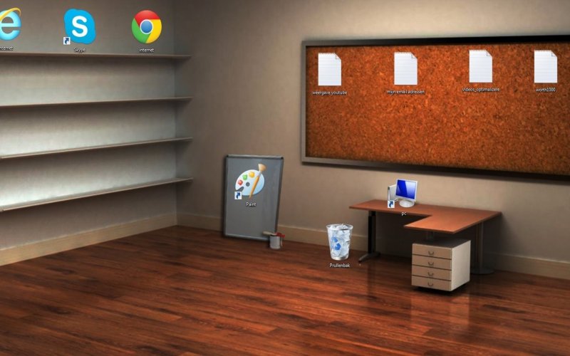 Комната с полками на рабочий стол