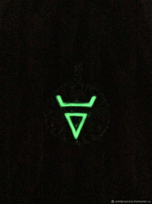 Знак Велеса на черном фоне