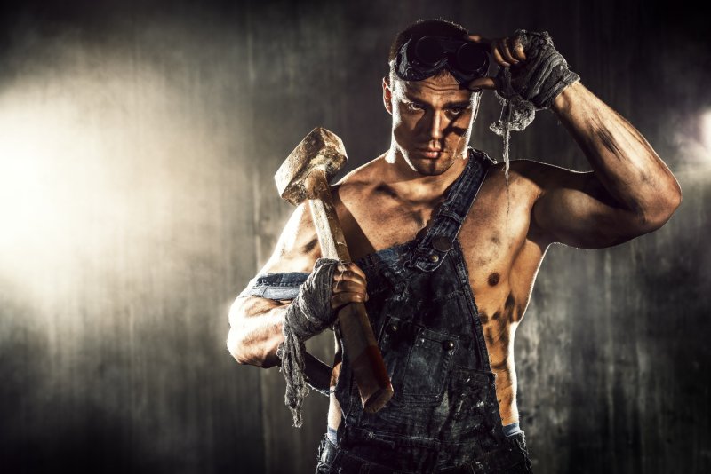 Мужик с молотом