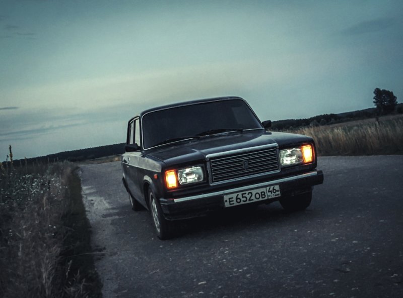 Жигули ВАЗ 2107 черный